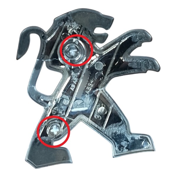 Emblema Tampa Traseira Porta Mala Peugeot 208 2016 2020 Cromado