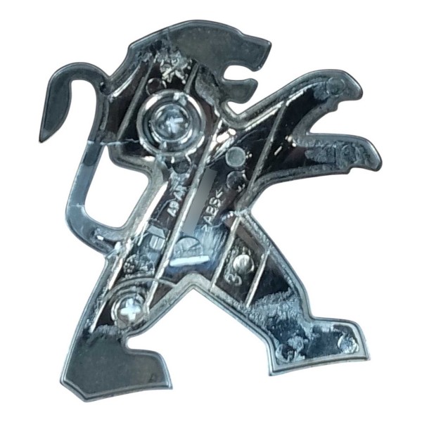 Emblema Tampa Traseira Porta Mala Peugeot 208 2016 2020 Cromado