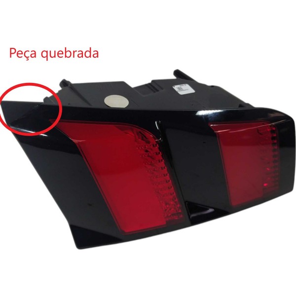 Lanterna Tampa Peugeot 3008 Griffe 2020 Esquerdo Detalhe Esquerdo/motorista Vermelho