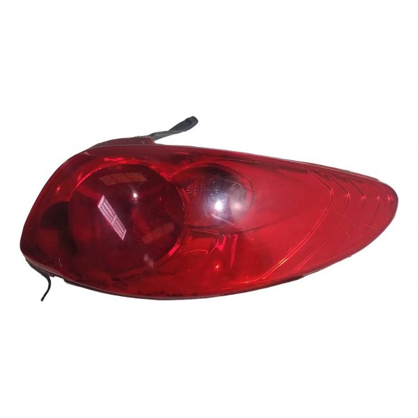 Lanterna Traseira Direito Peugeot 206 2005 Detalhe Direito/passageiro Vermelho